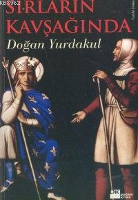 Sırların Kavşağında - Kitapiks.com
